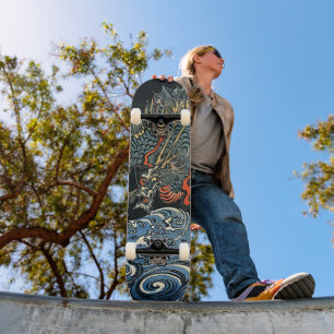 Skateboard Arte de Dragón Japonés sobre Olas Turbulentas 