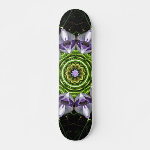Skateboard Arte de Mandala de Floral Púrpura en Calidoscopio