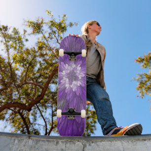 Skateboard Arte fractal abstracto de flor púrpura psicodélico