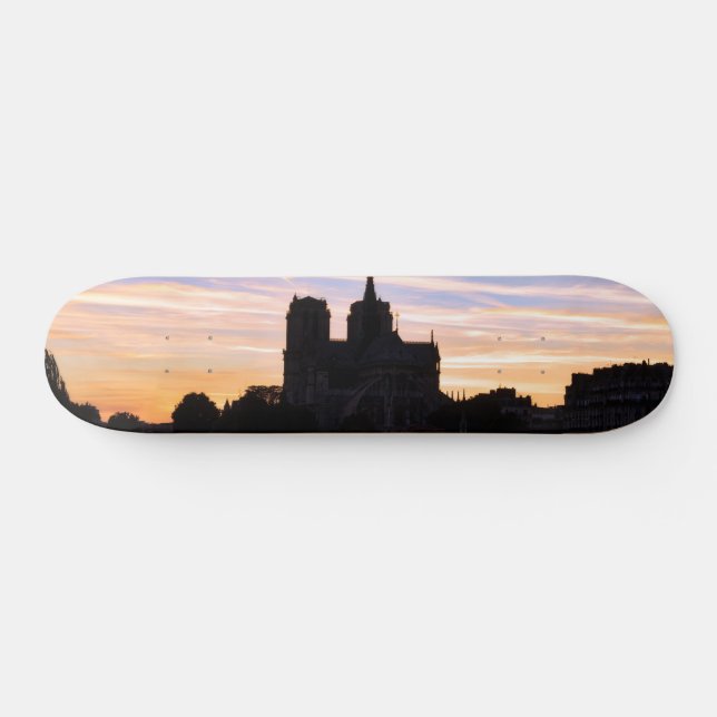 Skateboard Atardecer en Notre Dame de París - París, Francia (Horz)