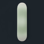 Skateboard Aura de gradiente verde sage<br><div class="desc">Diseño de degradado - Efecto Aura - Verde sabio.</div>