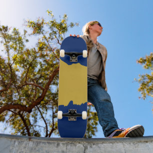 Skateboard Azul Marino con Dorado Metálico Único y Elegante