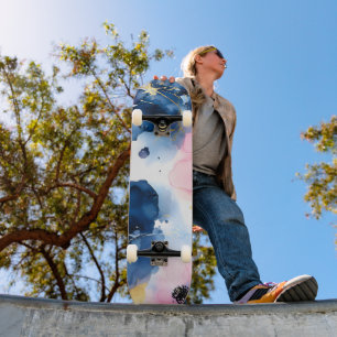 Skateboard Azul Marino Rosado Dorado Floral Acuarela