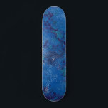 Skateboard Azul urbano retro moderno<br><div class="desc">El diseño moderno,  único en blanco y azul urbano,  te hará sentir como en los años 180. Esta elegante cubierta es perfecta para los amantes del patinaje al aire libre que deseen practicar surf en la acera.</div>