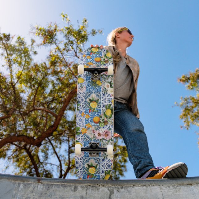 Skateboard Azulejos de estilo siciliano con flores y limón (Exterior 1)