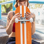 Skateboard Bandas de Carreras de monograma de oro blanco Nara<br><div class="desc">Crea tu propio personalizado, personalizado, clásico naranja y rayas de carreras blancas, genial, elegante y elegante guión de tipografía de oro falso, de la mejor calidad de la competencia de arce de roca dura en forma de cubierta de patinaje. Para el personalizar, simplemente escriba su nombre / monograma / iniciales....</div>