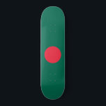Skateboard Bandera de Bangladesh (Bangladesh)<br><div class="desc">Este diseño presenta la bandera nacional de Bangladesh (oficialmente conocida como República Popular de Bangladesh), que es un país del sur de Asia. Bangladesh está entre los países más densamente poblados del mundo. Bangladesh comparte fronteras terrestres con la India al oeste, al norte y al este, y con Myanmar al...</div>