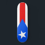 Skateboard Bandera de Puerto Rico<br><div class="desc">Este diseño presenta la bandera de Puerto Rico, que representa y simboliza la isla caribeña y su pueblo. El Estado Libre Asociado de Puerto Rico es un territorio no incorporado de los Estados Unidos de América. Originalmente poblado por el pueblo indígena Taíno, Puerto Rico fue colonizado por España tras la...</div>