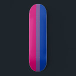 Skateboard Bandera del Orgullo Bisexual<br><div class="desc">La bandera del orgullo bisexual fue diseñada en 1998 para darle a la comunidad bisexual su propio símbolo comparable a la bandera del orgullo gay de la comunidad LGBT más grande y aumentar la visibilidad de los bisexuales, tanto entre la sociedad como dentro de la comunidad LGBT. La franja rosa...</div>
