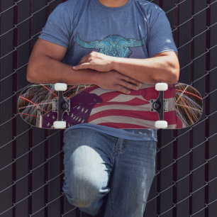 Skateboard Bandera estadounidense y fuegos artificiales