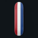 Skateboard Bandera holandesa<br><div class="desc">Este diseño presenta la bandera nacional de los Países Bajos (conocida informalmente como Holanda), que es un país situado principalmente en Europa occidental y en parte en el Caribe, que constituye el mayor país constitutivo del Reino de los Países Bajos. En Europa, se compone de 12 provincias que limitan con...</div>