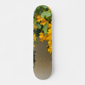 Skateboard Belleza Flor de Oro