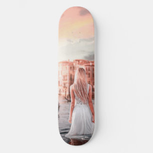 Skateboard Blondie En La Venecia Romántica