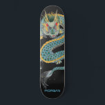Skateboard Blue Gold Dragon personalizada<br><div class="desc">Patineta de dragón de arte asiático atrevida personalizada con tu nombre en un tipo sans serif rojo. Dorado azul y negro.</div>