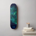 Skateboard *~* Boho de piel de esmeralda del cielo azul media<br><div class="desc">* Enérgicamente mejorado Mágico Místico Cosmico Celestial Bohemian Gitano Rústico asombrosamente hermoso fondo del cielo azul de la Marina Medianoche y brillante diseño celestial de plumas cósmicas. La pluma de ambiente mágico es muy ligera y susurrada. * Personalizar / Personaliza con tus INICIALES / MONOGRAMA o NOMBRE. Usa el diseñador...</div>