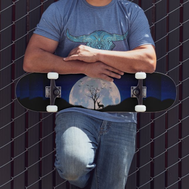 Skateboard Buck con gran rack contra la luna llena (Exterior 3)