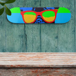 Skateboard Bulldog francés lindo con gafas Estilo pop<br><div class="desc">Bulldog francés con gafas Estilo pop Experimenta la perfecta combinación de estilo y diversión con nuestro Bulldog francés puro con gafas de patinaje de estilo pop! Si eres aficionado a los Bulldoges franceses y al patinaje, esta es la opción ideal para ti. Presentamos con orgullo un Bulldog francés en un...</div>