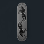 Skateboard Caballo salvaje negro vertical - Dibujo en blanco<br><div class="desc">Caballo negro erguido - Dibujo blanco y negro Animales Arte Mustang Caballos MIGNED - Añadir su Texto Único / Elegir sus colores favoritos - Cambiar el tamaño y mover o quitar elementos con la herramienta de personalización ! También puede transferir mis diseños a más de 1000 productos Zazzle.</div>