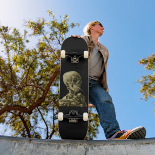 Skateboard Cabeza de un esqueleto con un cigarrillo en llamas