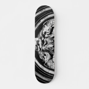 Skateboard Caída que espera en alto