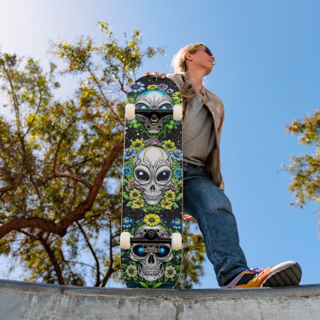 Skateboard Calaveras y flores extraterrestre para extranjeros (Exterior 1)