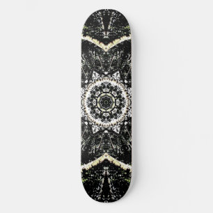 Skateboard Caleidoscópico Gótico
