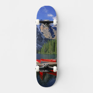 Skateboard Canadá, Alberta, lago Moraine. Cañones rojos esper