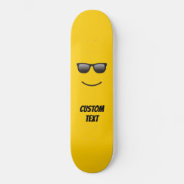 Skateboard Cara Sonriente con Gafas de Sol
