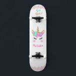 Skateboard Cartón de esquí de Unicorn para Chica<br><div class="desc">Haz que esta tabla de skateboard de unicornio dulce sea tuya agregando tu texto. Para acceder a herramientas de edición avanzadas en Zazzle, por favor vaya a "Personalizar esta plantilla" y haga clic en "Detalles", desplácese hacia abajo y presione el enlace "hacer clic para más personalizares". ¡Gran idea de regalo...</div>