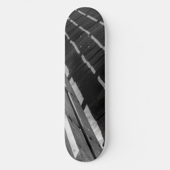 Skateboard Cerca de Madera (Anverso)