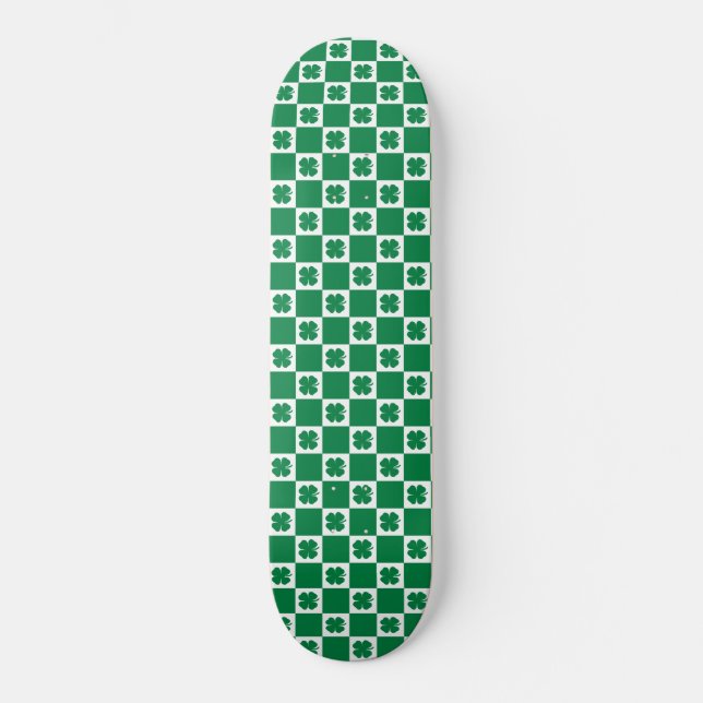 Skateboard Checkered Green and White Shamrock Clover Pattern (Anverso)
