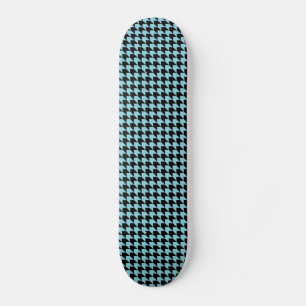 Skateboard Chevron controla el cielo y el negro