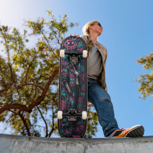 Skateboard Chica de Graffiti Oscuro Neon Cyber Goth Slay