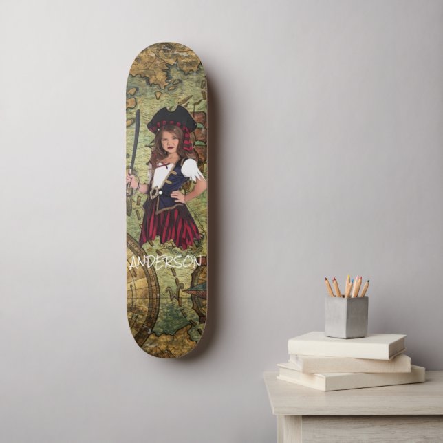 Skateboard Chica PIRATE personalizado (Arte de la pared)