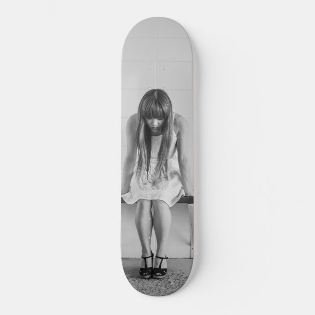 Skateboard Chica preocupado (Anverso)