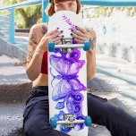 Skateboard Chicas Floral Mariposa personalizada<br><div class="desc">Vestir su paseo favorito con esta hermosa y florida marca de mariposa creada a partir de un original diseño de arte digital! ¡Guay y diversión! ¡Personalízalo con ese nombre especial! ¡Exclusivo de Arriba en la montaña!</div>