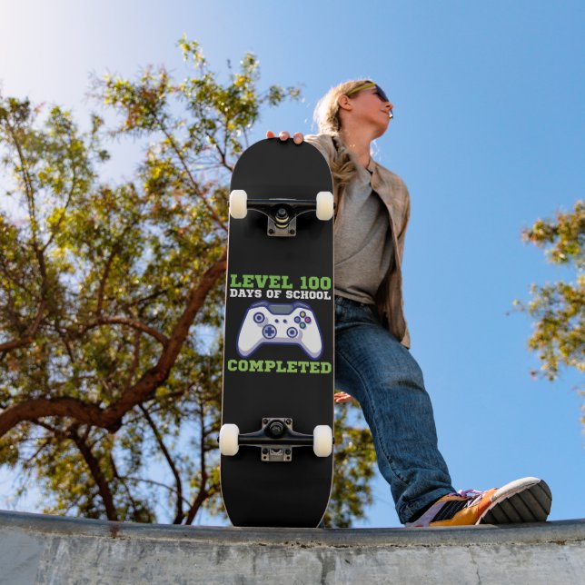 Skateboard Chicos Nivel 100 Días De Escuela Completados  (Exterior 1)