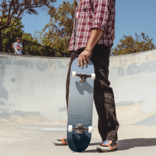 Skateboard Cielo de Capri en una mañana brumosa 1