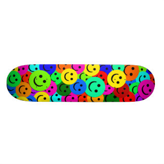 SKATEBOARD COLLAGE COLORIDO DE LAS CARAS