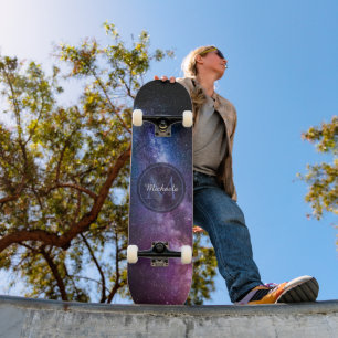 Skateboard Colores brillantes de la vía láctea monograma pers