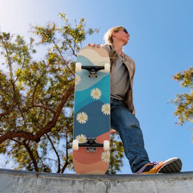 Skateboard Coloridas Olas Retro y Patrón de Daisies (Exterior 1)