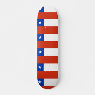 Skateboard con bandera de Chile