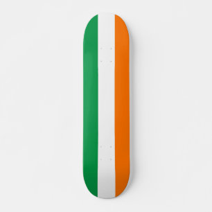 Skateboard con bandera de Irlanda