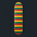 Skateboard con bandera de Lituania<br><div class="desc">¡Muestra tu orgullo lituano por el movimiento con este elegante patinador con la bandera de Lituania! Este skateboard no es sólo para montar en bicicleta; es un extracto que muestra tu amor por Lituania. Los colores vivos de la bandera y el diseño audaz hacen de este patineta una manera única...</div>