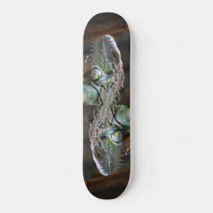 Skateboard con cabeza de Iguana Lizard colorida