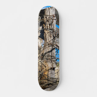 Skateboard con diseño de cable de púas Gnarly Rust