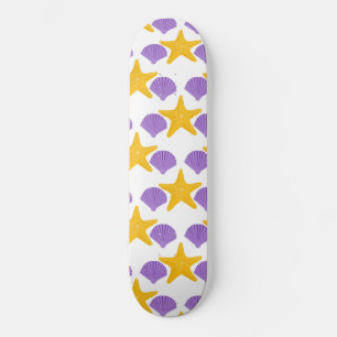 Skateboard Conchas marinas moradas Estrellas de mar amarillas