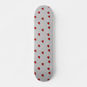 Skateboard Corazones rojos en gris