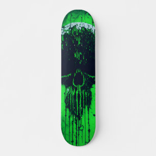 Skateboard Cráneo de código de computadora negro y verde