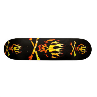 Skateboard cráneo triple de la llama